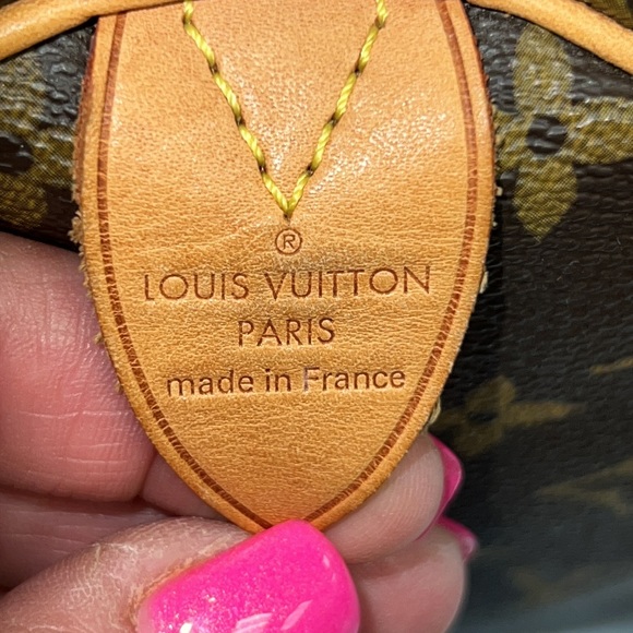 LOUIS VUITTON MONOGRAM
CANVAS SPEEDY 30 - Picture 7 of 16